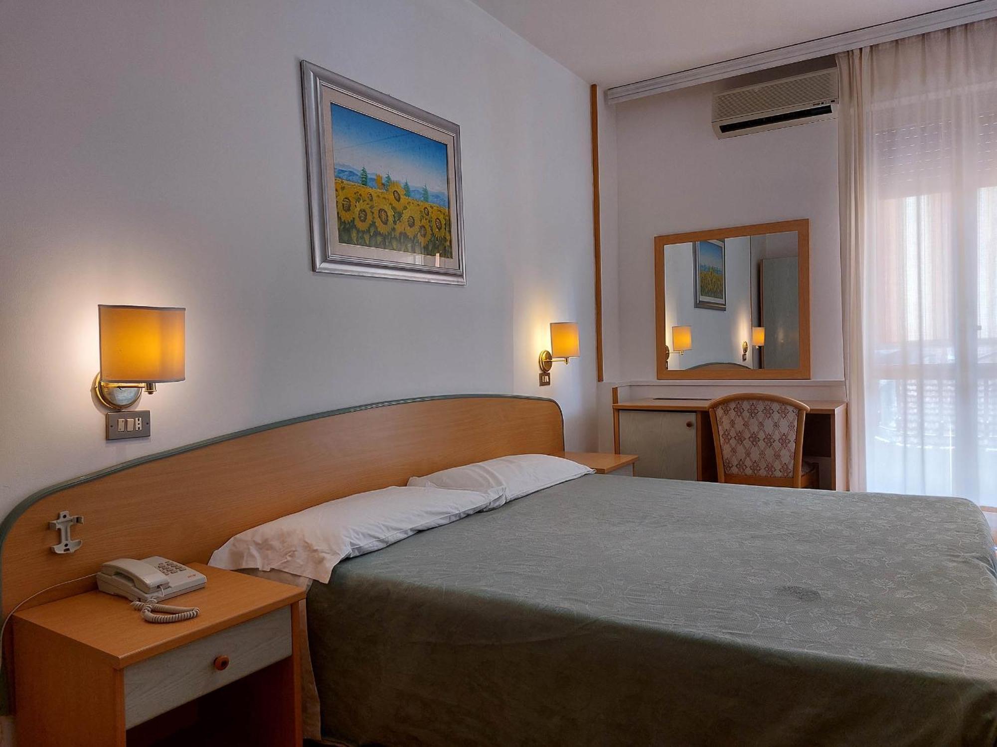 Hotel Nettuno ロゼート・デッリ・アブルッツィ エクステリア 写真
